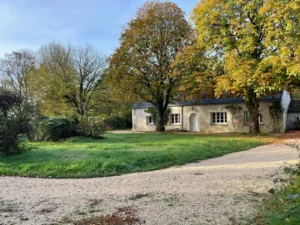 Parc boisé autour du gîte