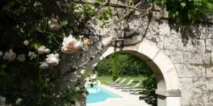 piscine fleurie